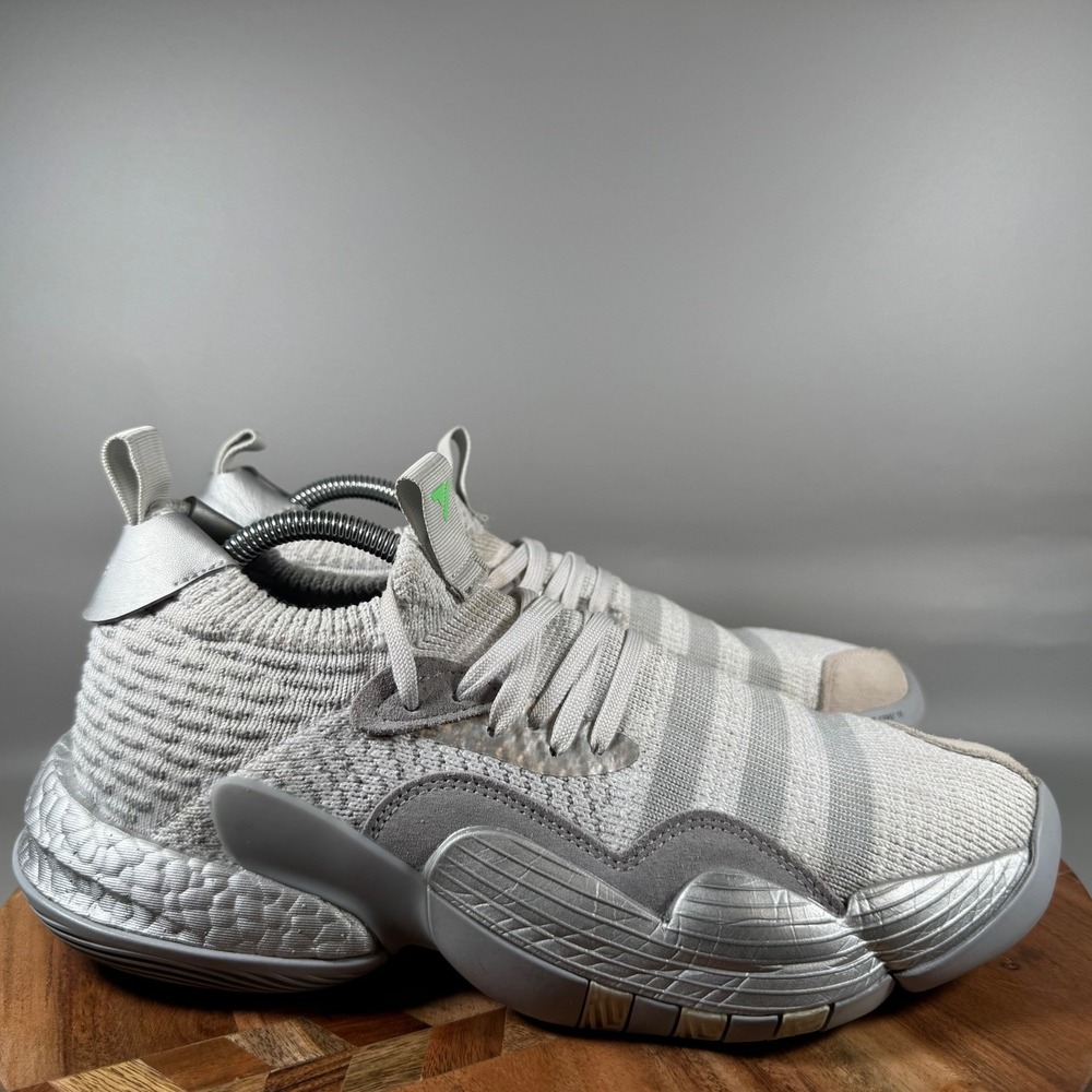 Adidas Trae Young 2.0 Basketball Shoes Mens 9 Silver Grey HQ0997 Boost Sneakers